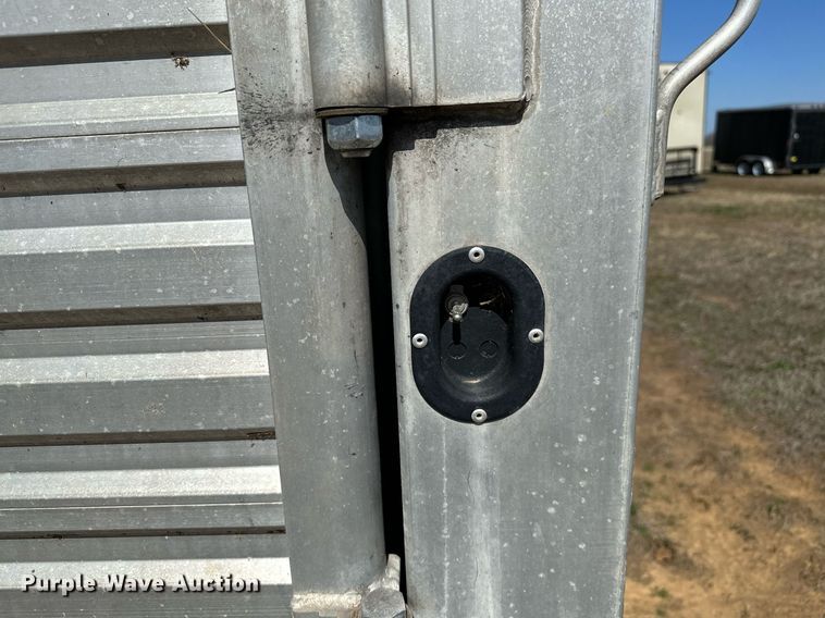 image for item LR9611 2014 Titan  livestock trailer