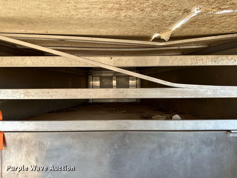 image for item LR9611 2014 Titan  livestock trailer