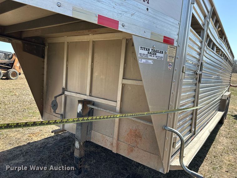 image for item LR9611 2014 Titan  livestock trailer