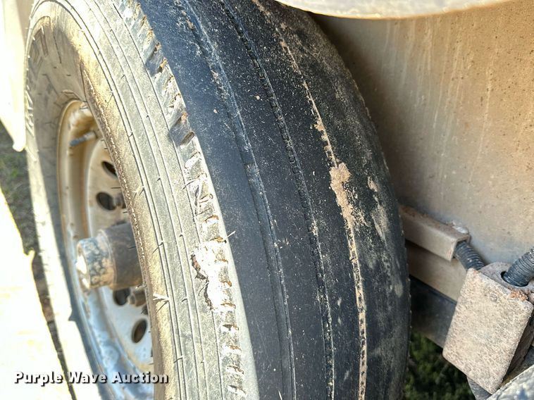 image for item LR9611 2014 Titan  livestock trailer