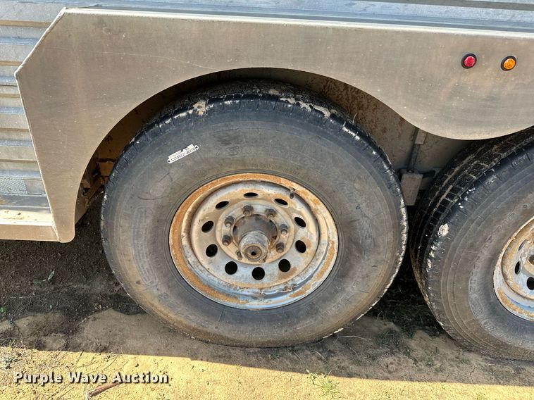 image for item LR9611 2014 Titan  livestock trailer