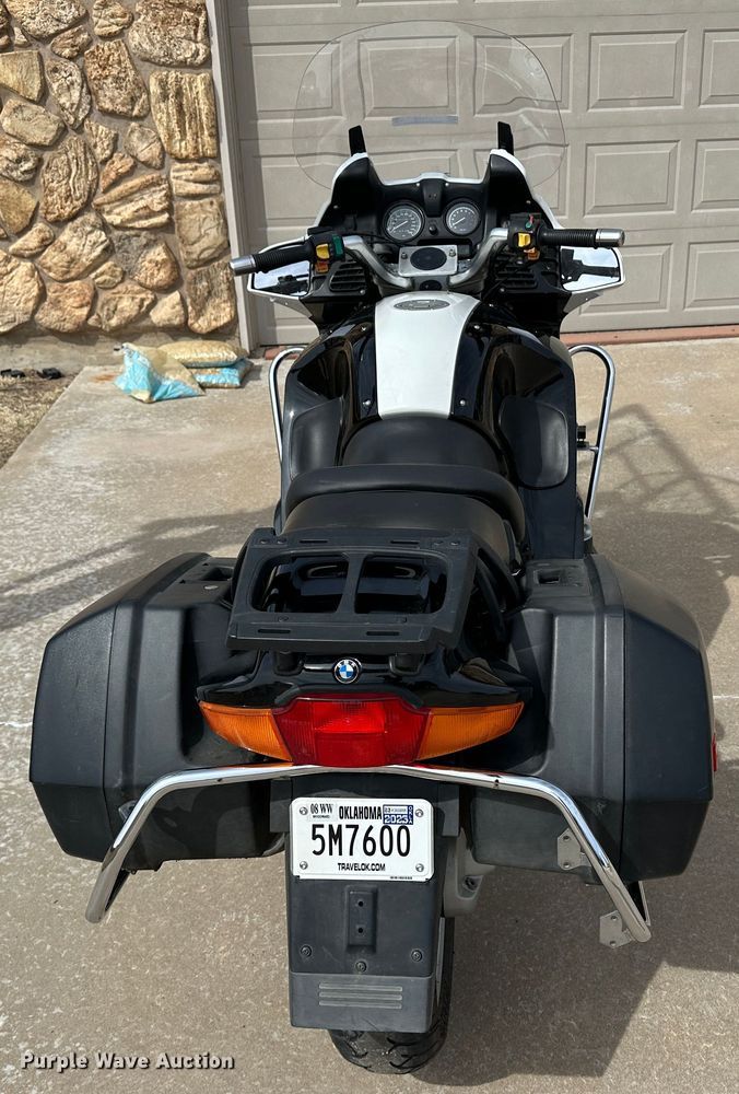 image for item LT9233 1999 BMW R1100RT  motorcycle