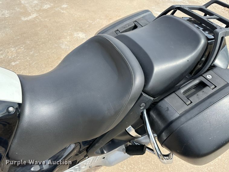 image for item LT9233 1999 BMW R1100RT  motorcycle