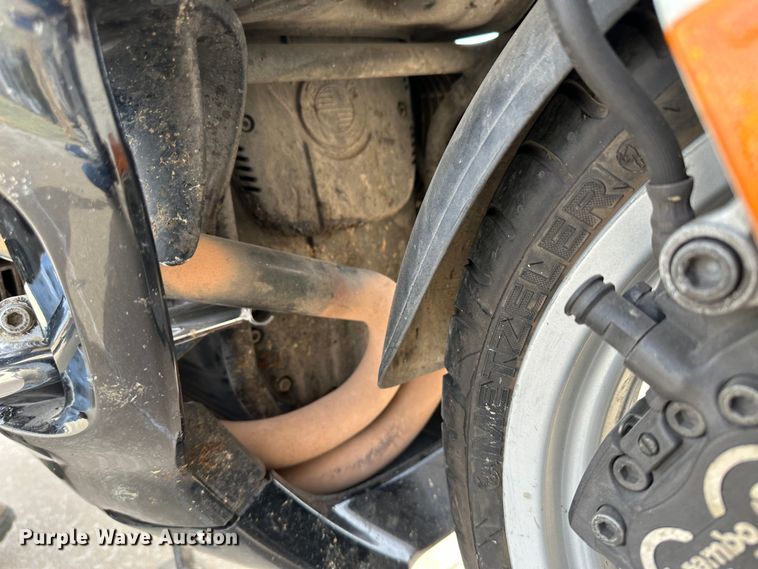 image for item LT9233 1999 BMW R1100RT  motorcycle