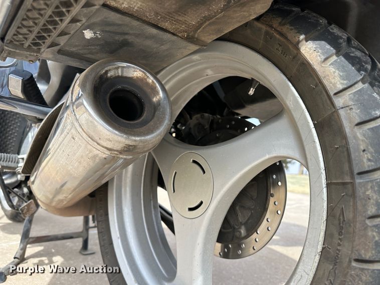 image for item LT9233 1999 BMW R1100RT  motorcycle