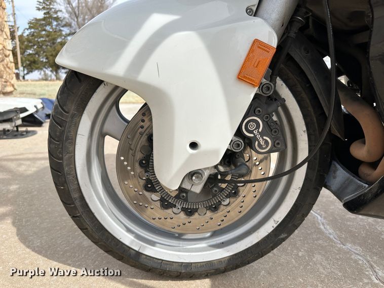 image for item LT9233 1999 BMW R1100RT  motorcycle