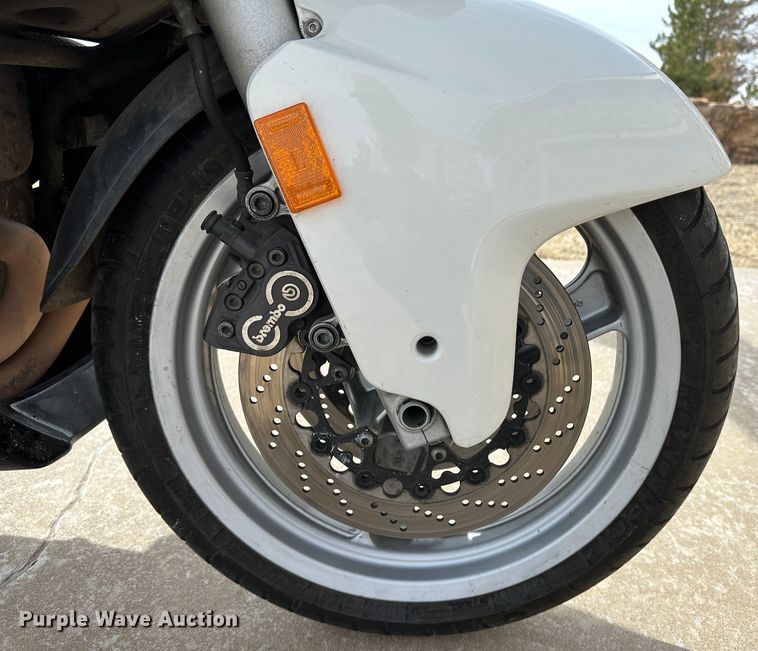 image for item LT9233 1999 BMW R1100RT  motorcycle