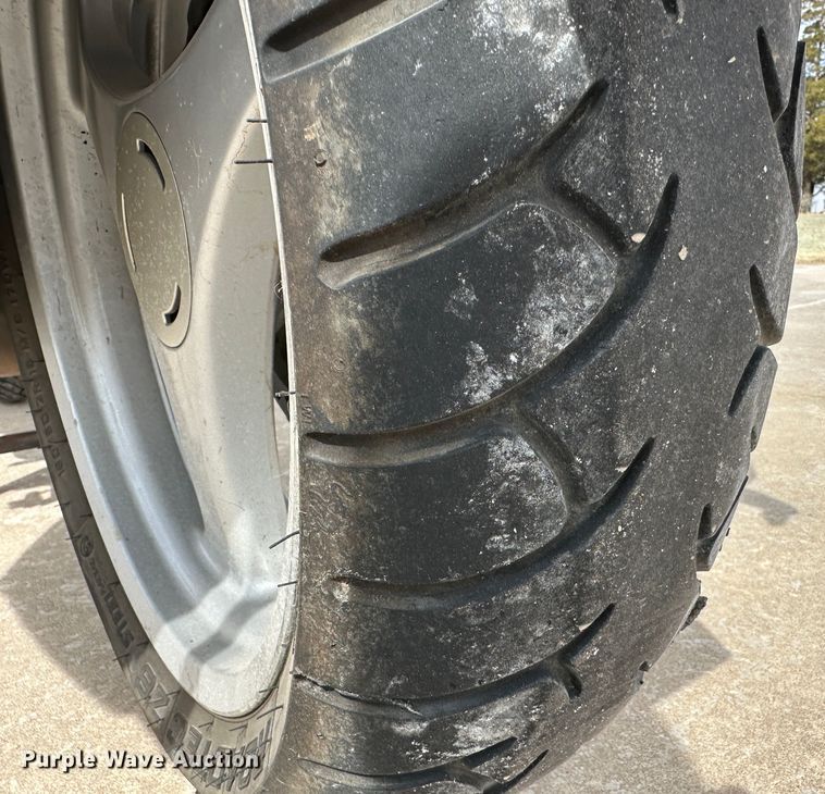 image for item LT9233 1999 BMW R1100RT  motorcycle