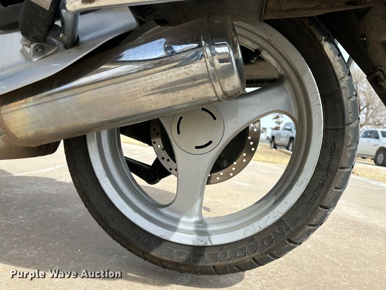 image for item LT9233 1999 BMW R1100RT  motorcycle