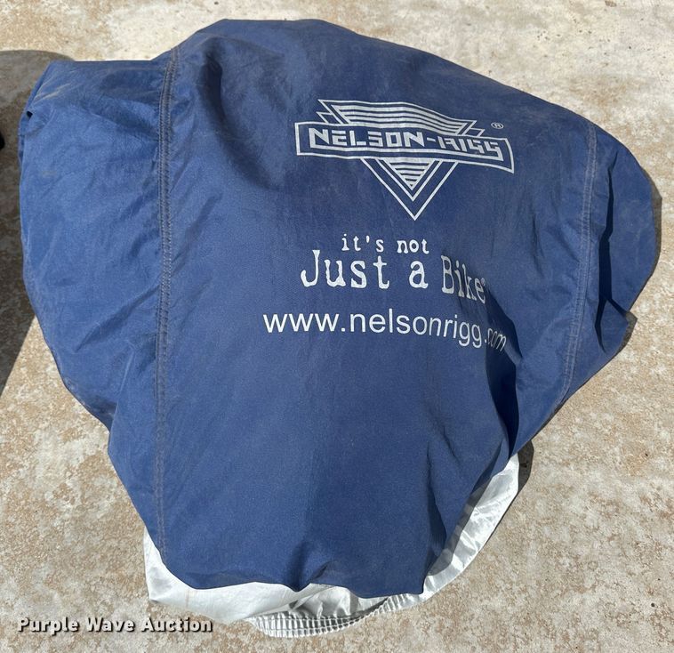 image for item LT9233 1999 BMW R1100RT  motorcycle