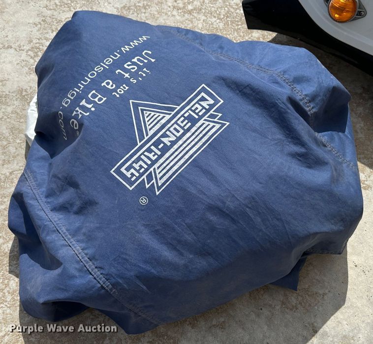 image for item LT9233 1999 BMW R1100RT  motorcycle