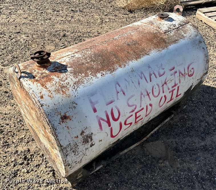 100 gallon tank in Garden City, KS Item LT9253 sold Purple Wave