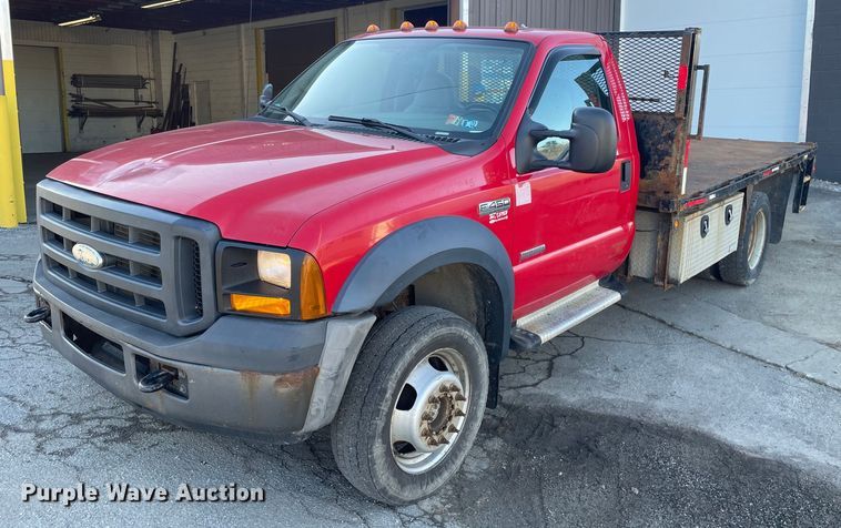 image for item MB9029 2006 Ford F450 Super Duty XL  flatbed truck