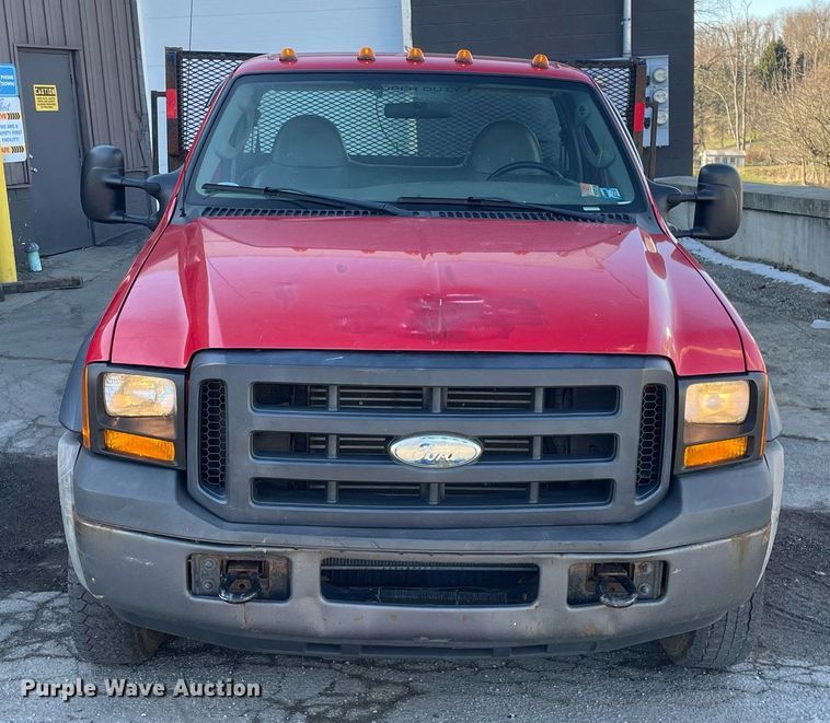 image for item MB9029 2006 Ford F450 Super Duty XL  flatbed truck