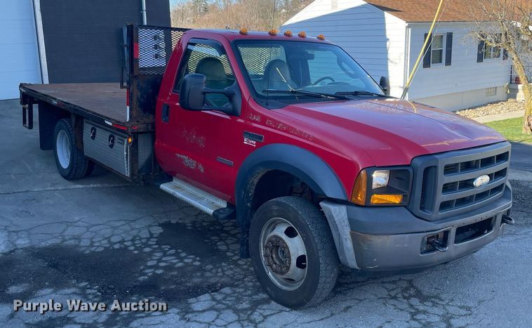 image for item MB9029 2006 Ford F450 Super Duty XL  flatbed truck