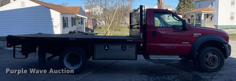 image for item MB9029 2006 Ford F450 Super Duty XL  flatbed truck