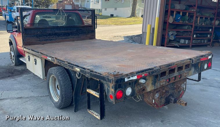 image for item MB9029 2006 Ford F450 Super Duty XL  flatbed truck