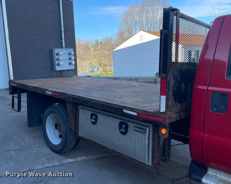 image for item MB9029 2006 Ford F450 Super Duty XL  flatbed truck