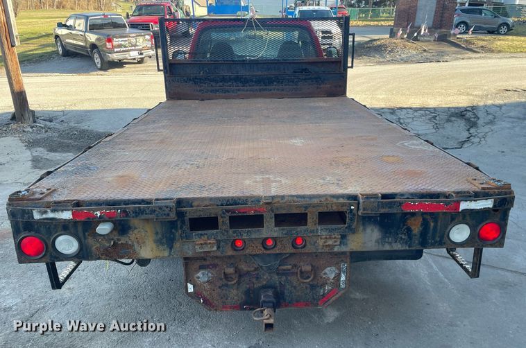 image for item MB9029 2006 Ford F450 Super Duty XL  flatbed truck