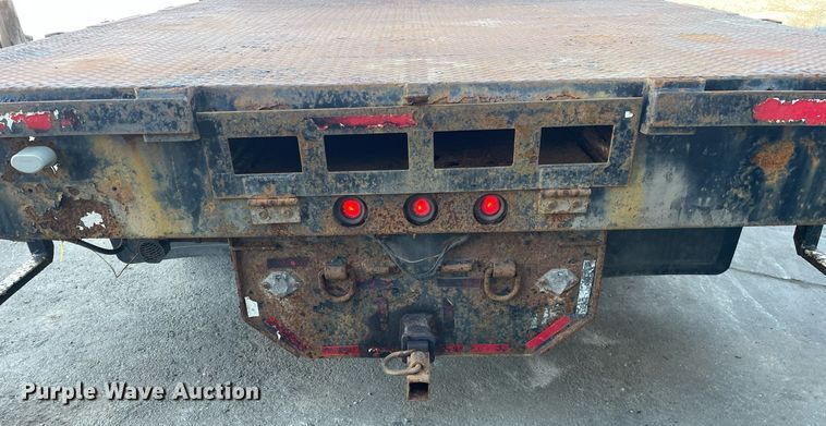 image for item MB9029 2006 Ford F450 Super Duty XL  flatbed truck