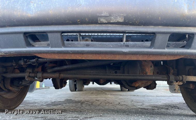 image for item MB9029 2006 Ford F450 Super Duty XL  flatbed truck