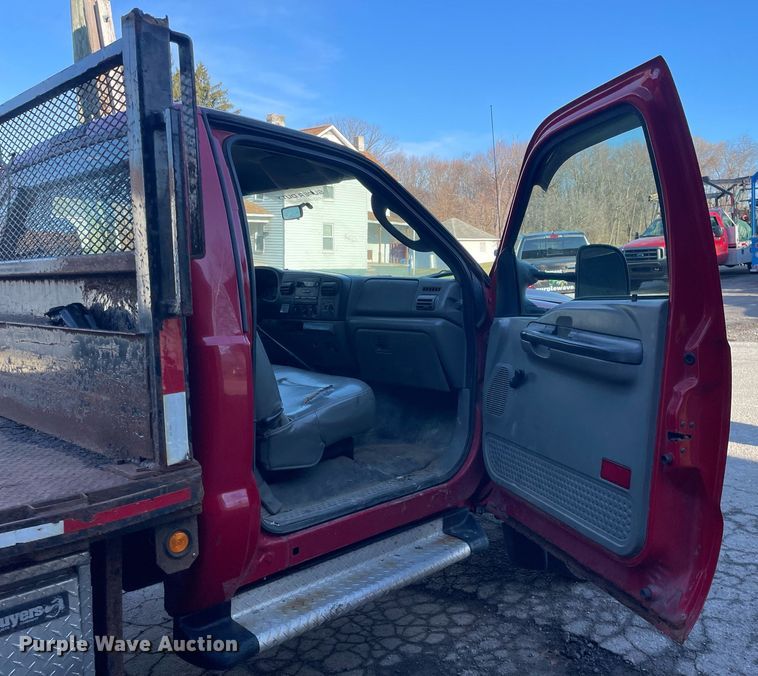 image for item MB9029 2006 Ford F450 Super Duty XL  flatbed truck