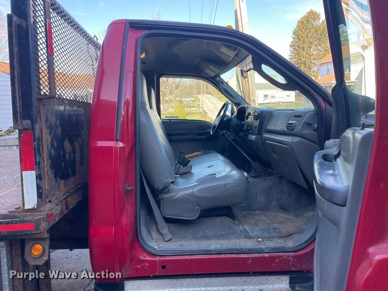 image for item MB9029 2006 Ford F450 Super Duty XL  flatbed truck