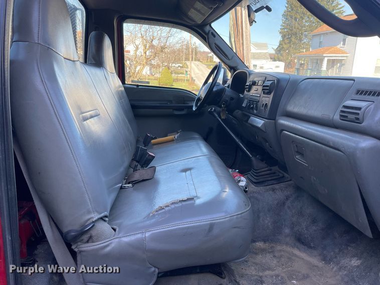 image for item MB9029 2006 Ford F450 Super Duty XL  flatbed truck