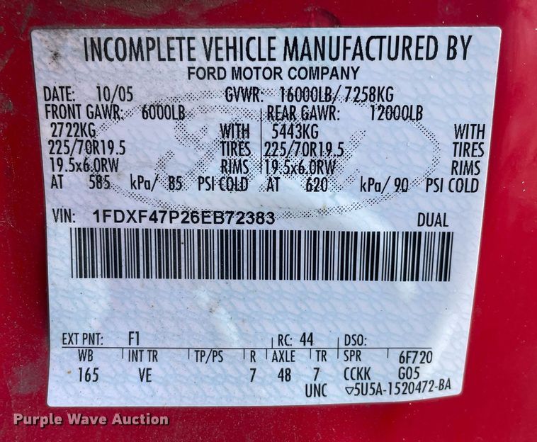 image for item MB9029 2006 Ford F450 Super Duty XL  flatbed truck