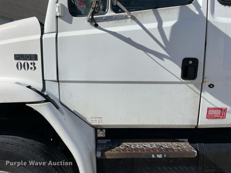 image for item MB9030 1997 Freightliner FL106  box truck