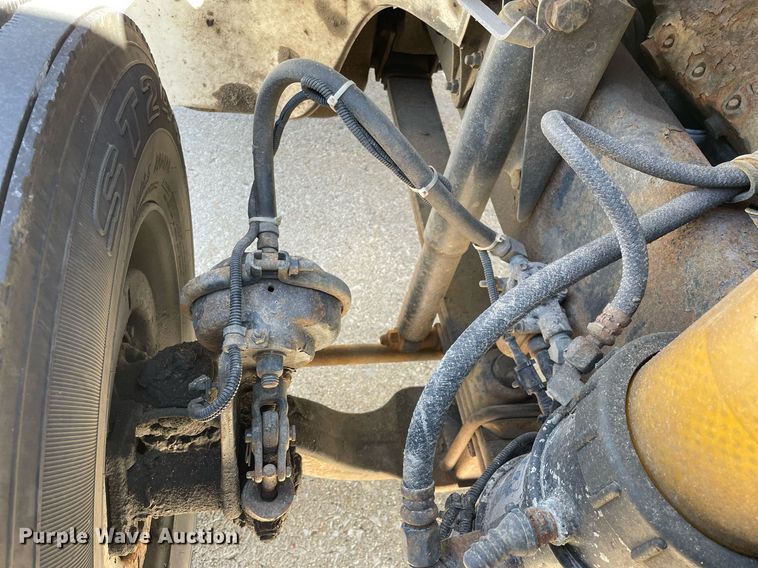 image for item MB9030 1997 Freightliner FL106  box truck