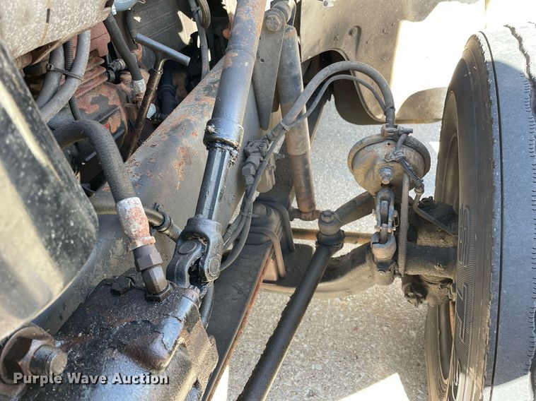 image for item MB9030 1997 Freightliner FL106  box truck