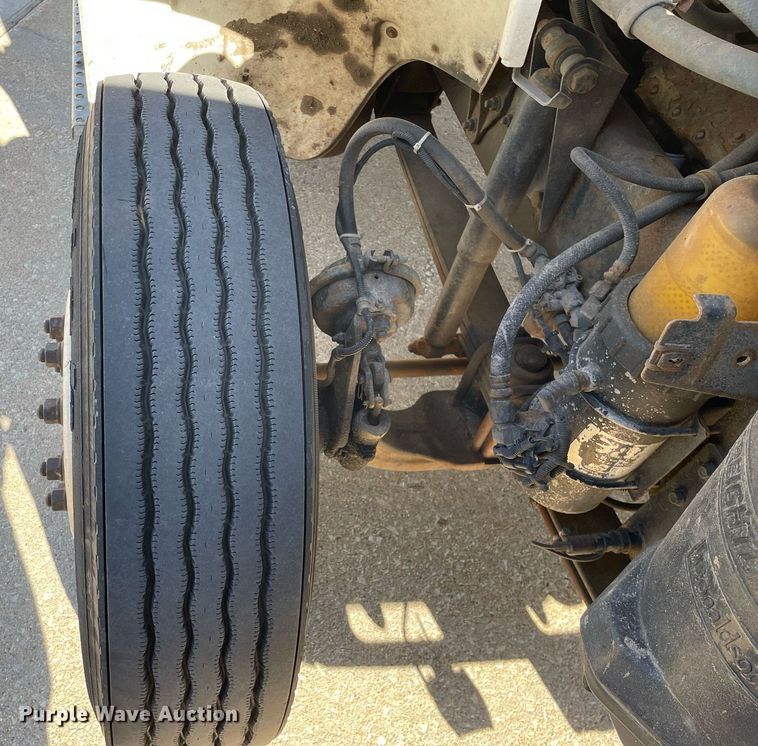 image for item MB9030 1997 Freightliner FL106  box truck