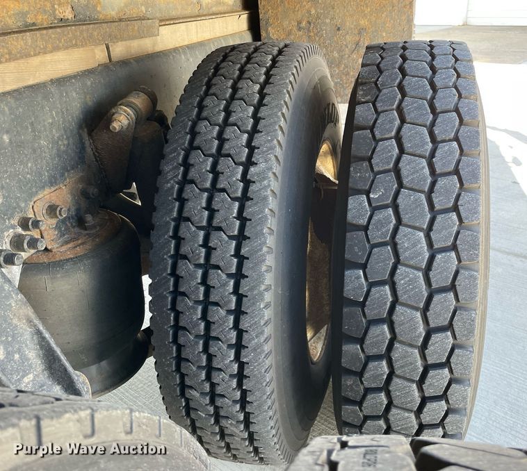 image for item MB9030 1997 Freightliner FL106  box truck