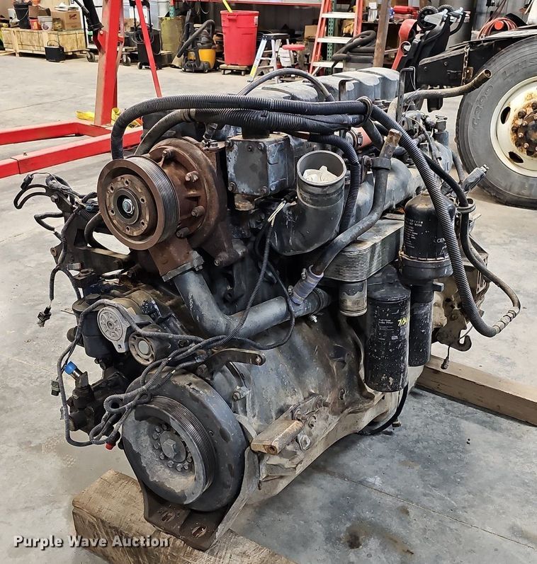 image for item MC9648 2002 Mack E7  engine