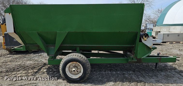 image for item MC9701 Henke BH10  feed grinder/mixer