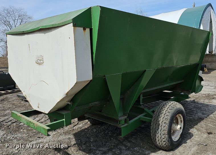 image for item MC9701 Henke BH10  feed grinder/mixer