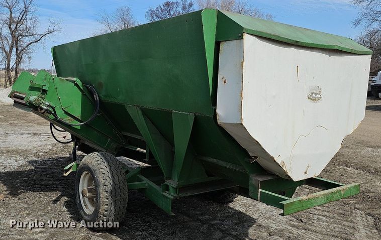 image for item MC9701 Henke BH10  feed grinder/mixer