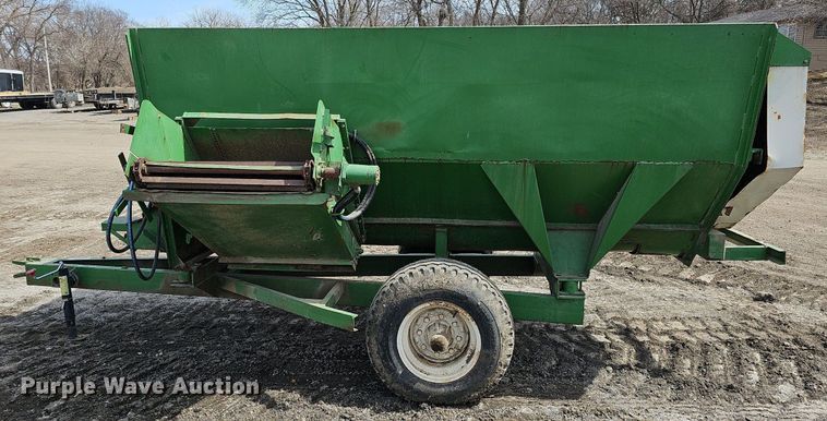 image for item MC9701 Henke BH10  feed grinder/mixer