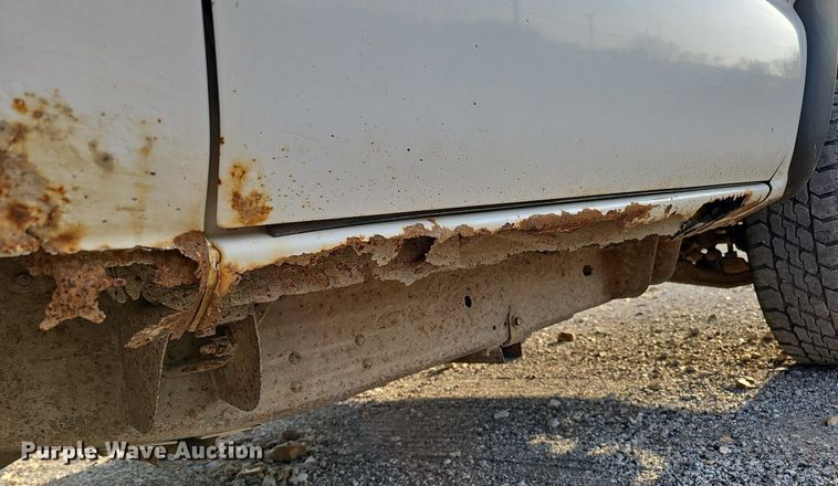 image for item MC9714 2002 Chevrolet Silverado 2500HD  pickup truck