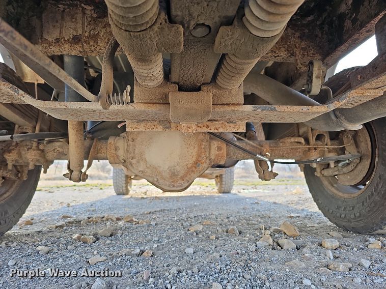 image for item MC9714 2002 Chevrolet Silverado 2500HD  pickup truck