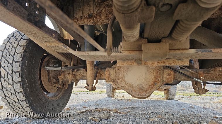 image for item MC9714 2002 Chevrolet Silverado 2500HD  pickup truck