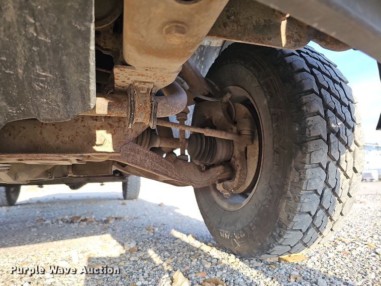 image for item MC9714 2002 Chevrolet Silverado 2500HD  pickup truck