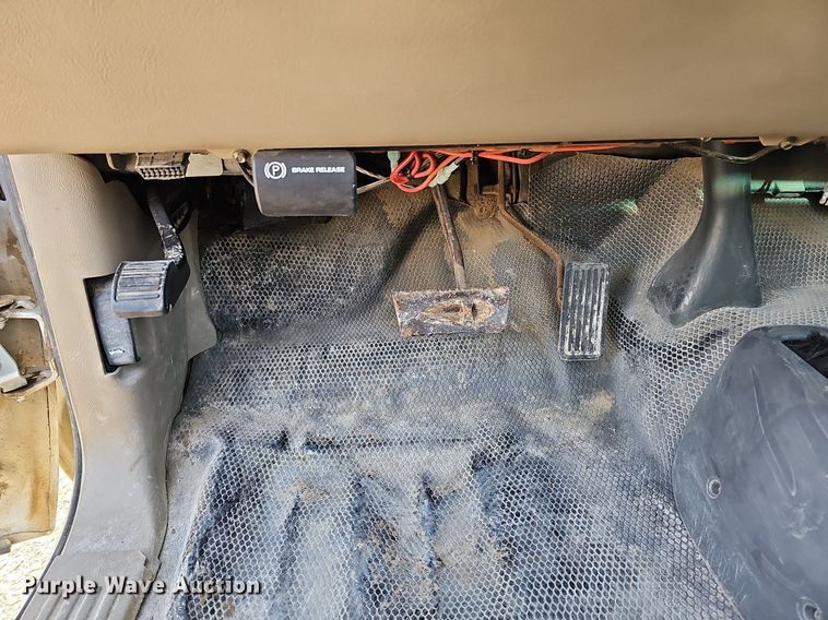 image for item MC9714 2002 Chevrolet Silverado 2500HD  pickup truck