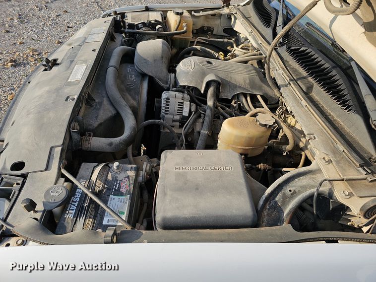 image for item MC9714 2002 Chevrolet Silverado 2500HD  pickup truck