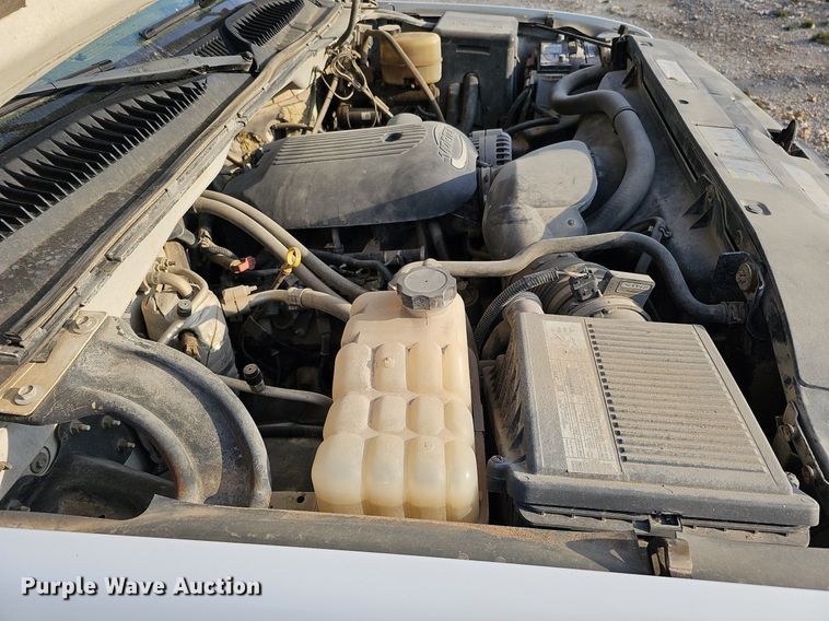 image for item MC9714 2002 Chevrolet Silverado 2500HD  pickup truck