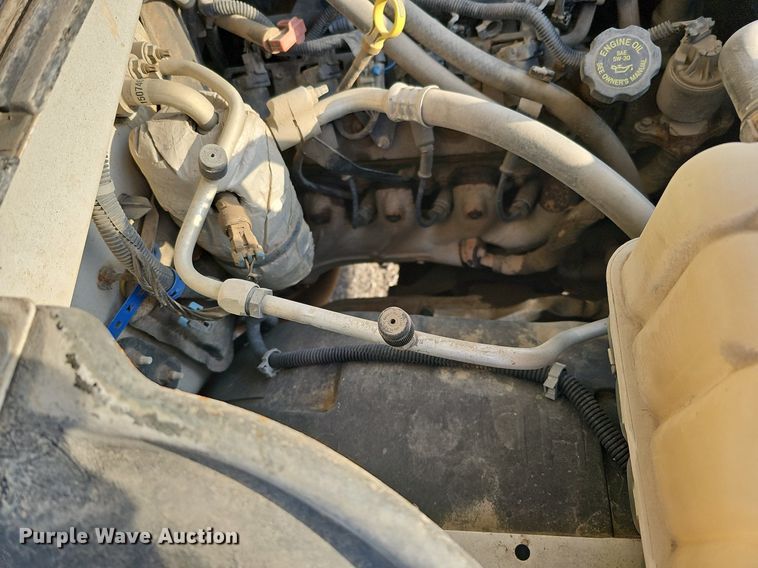 image for item MC9714 2002 Chevrolet Silverado 2500HD  pickup truck