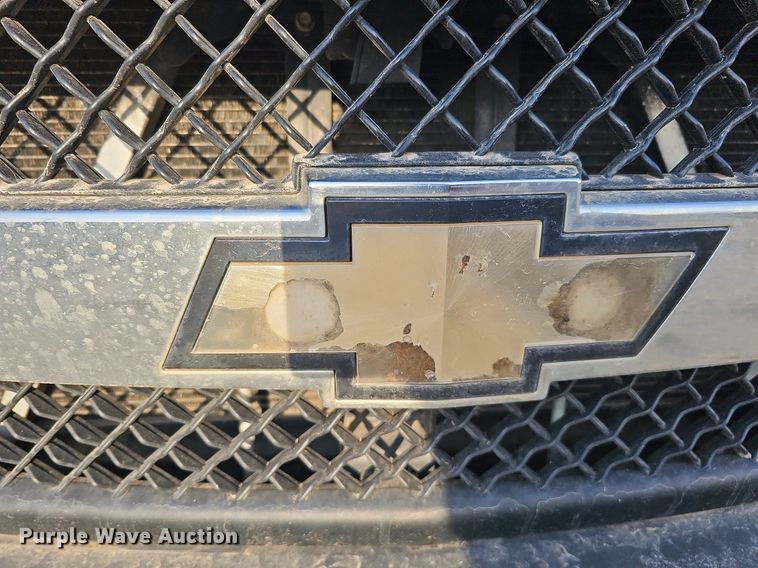 image for item MC9714 2002 Chevrolet Silverado 2500HD  pickup truck