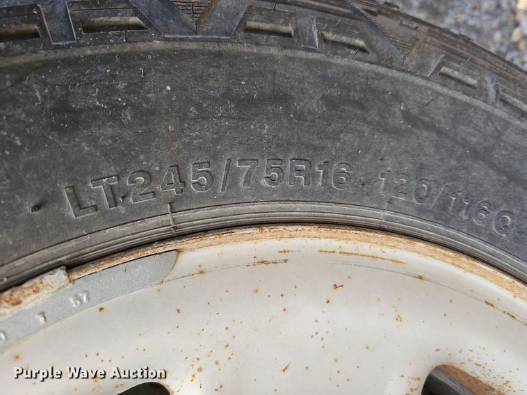 image for item MC9714 2002 Chevrolet Silverado 2500HD  pickup truck