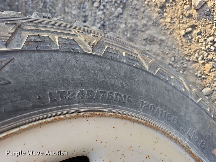 image for item MC9714 2002 Chevrolet Silverado 2500HD  pickup truck